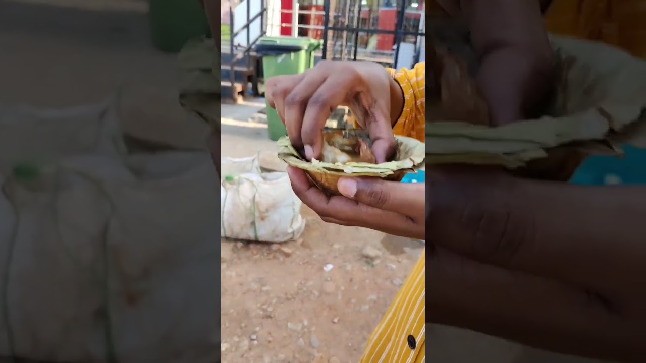 Panipuri istamunde vallu 👍 eskondi#panipurilovers #panipuri #food #viral #shorts#funny
