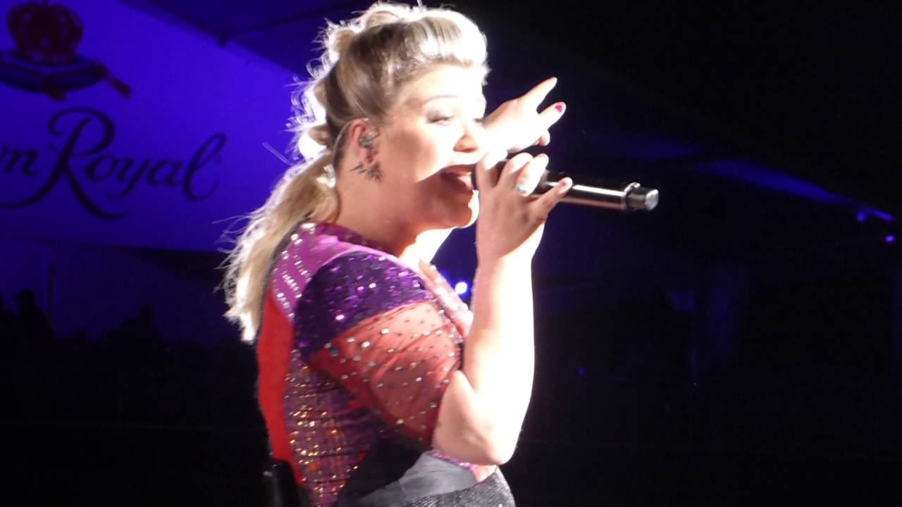 Kelly Clarkson Dance With Me Live At Austin360 Amphitheater, Texas