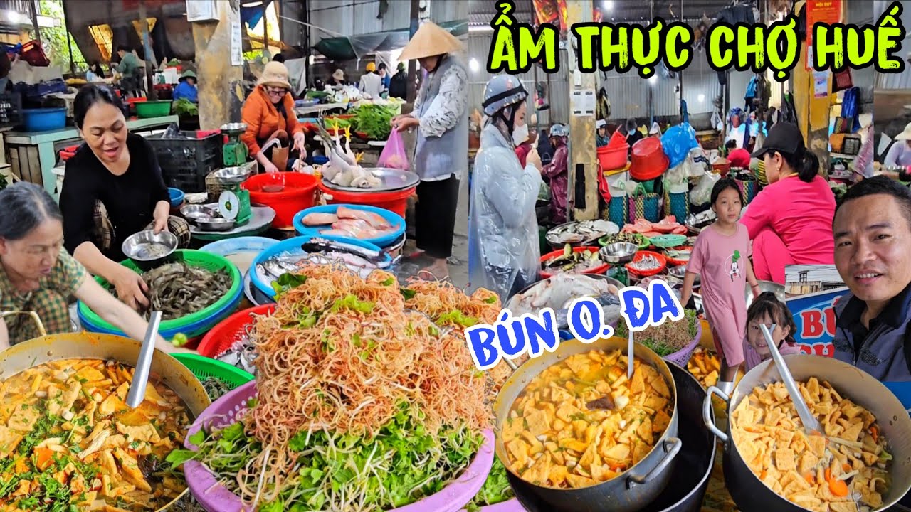Múc Lia Lịa Như Cái Máy Bún O Đa Ngay Mối Cầu Nguyễn Hoàng - Chợ Phước Vĩnh Huế Mưa Buồn Dịp Noel