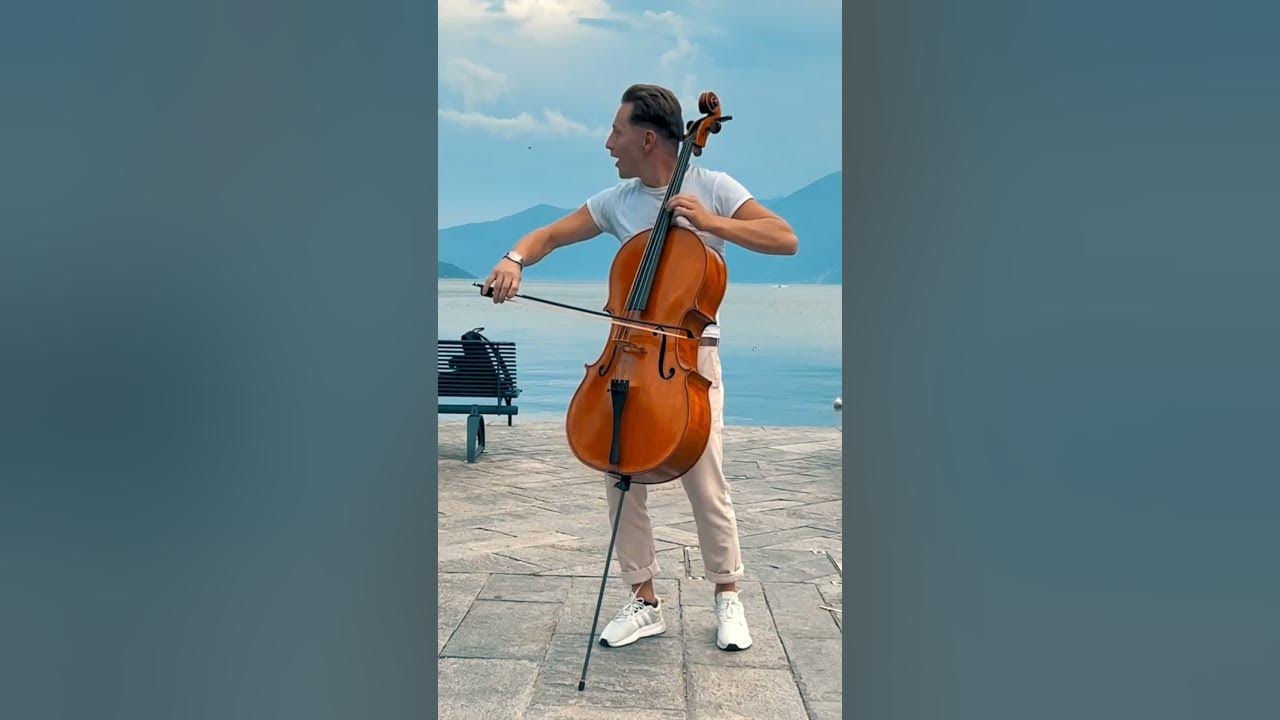 Wait for it... ❤️ A lady asks me to play "Falling in Love" and a violinist joins me 😍 #cello #violin
