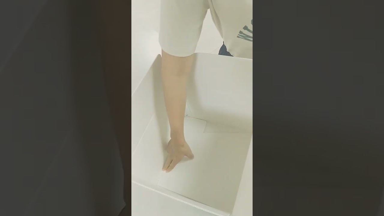 Popup Box with velcro closure