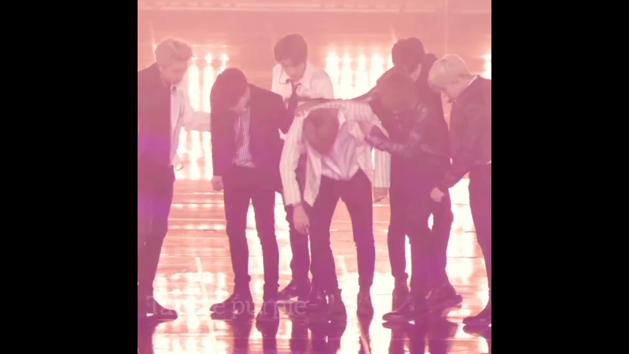 Are they helping taehyung when he faint 
