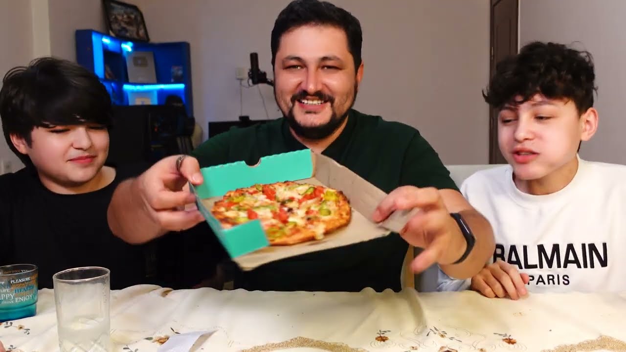 OĞULLARIMLA BÜTÜN PİZZALARI YEDİK TEST ETDİK! 🍕 Yemek yarışması!