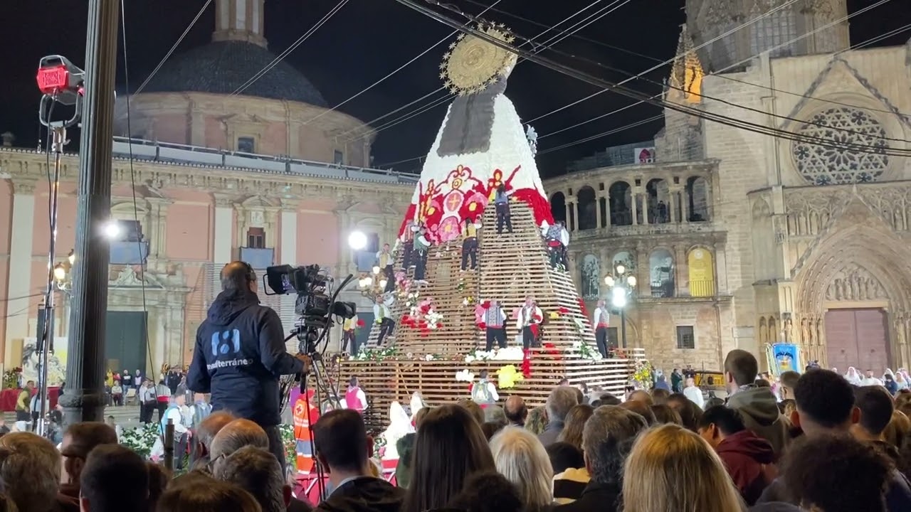 La Ofrenda de Flores a la Virgen, Fallas - Valencia, 2023