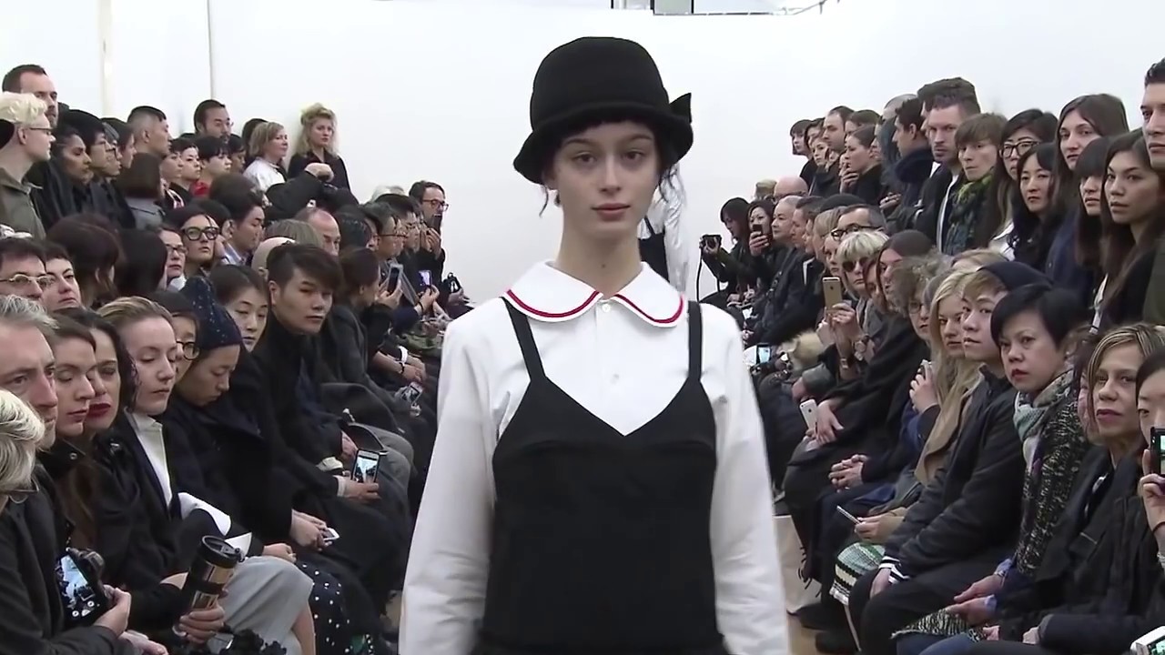 COMME des GARÇONS COMME des GARÇONS Autumn / Winter 2015 - 2016 - YouTube