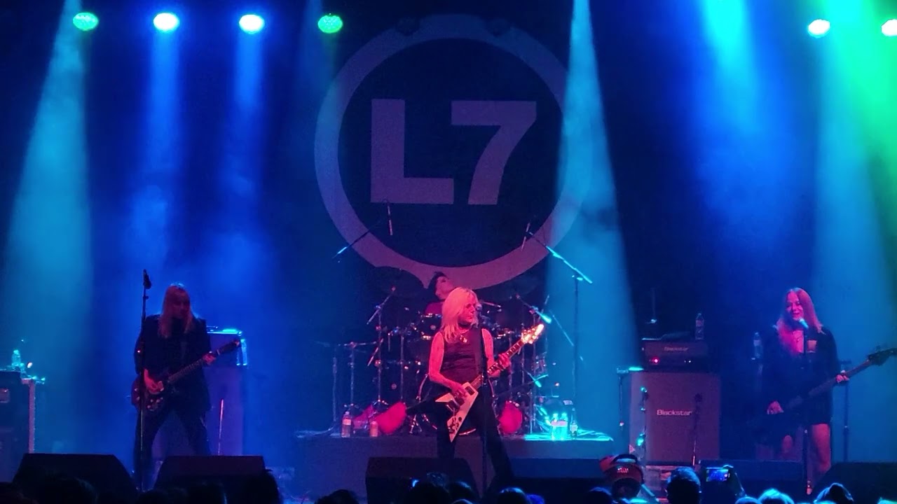 L7 “Suffragette City” cover First Avenue, Minneapolis, MN 10/17/2022 #livemusic #davidbowie L7 “Suffragette City” cover First Avenue, Minneapolis, MN 10/17/2022 #livemusic #davidbowie