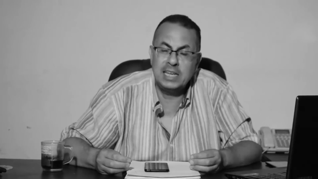 شر البلية ما يضحك حلقه غريبه جدا بسبب جنازه