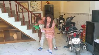 Cả Nhà Gặp Nhau Bên Vietnam Ăn Tết