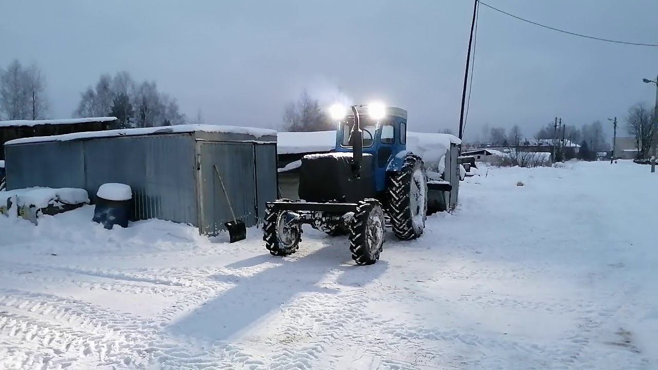 Т б снежная. Т 40 ам чистит снег видео. Противоскат снега.