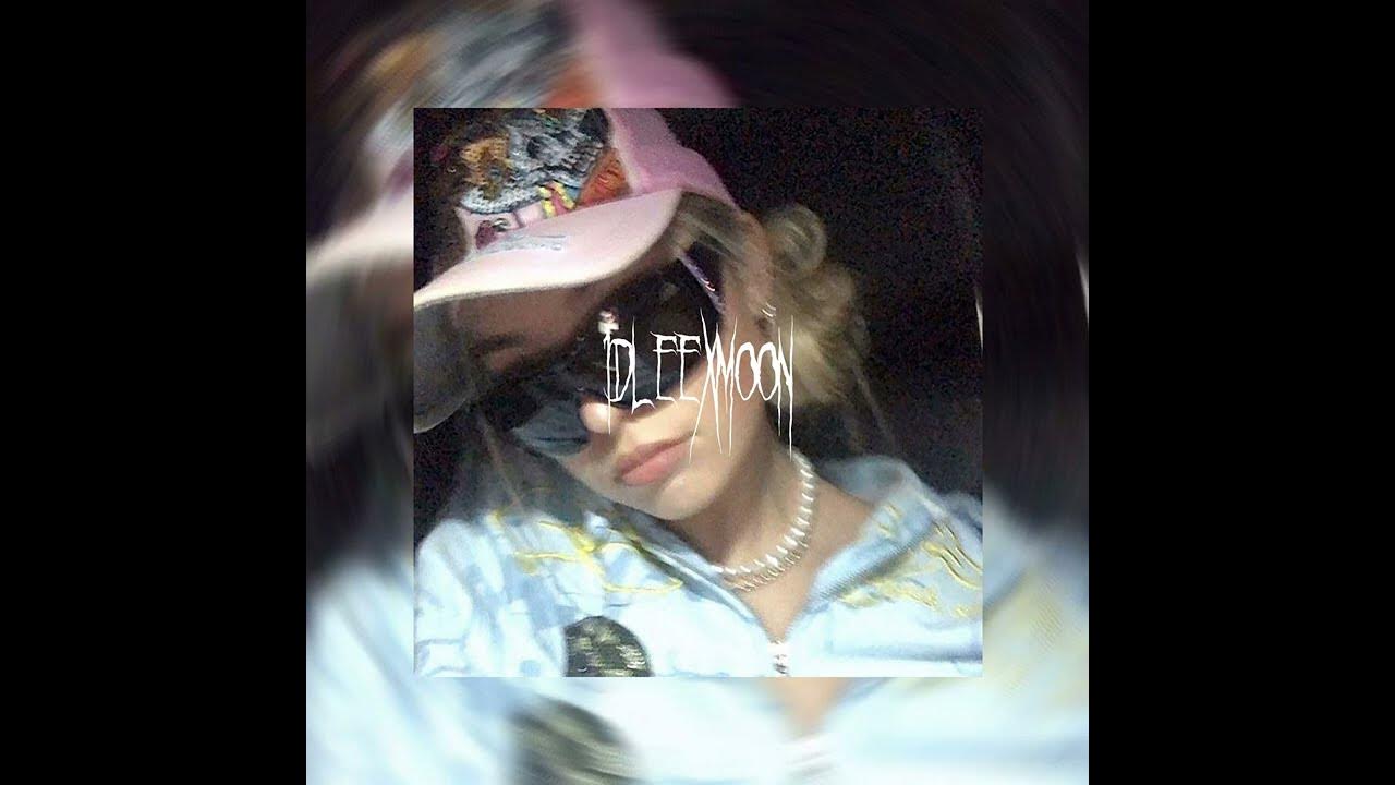 Молодой платон don t play bae текст. Трэп королева молодой платон. turn up молодой платон toxi$. молодой платон токсис turn up. трэп королева молодой платон обложка.