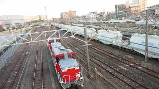 ＪＲ東海道線大府駅。朝の貨物列車到着風景。