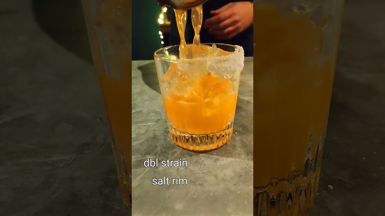 We need a "Summer breeze" cocktail recipe 🌊