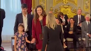 Francesca Verdini in prima fila con la figlia di Salvini in braccio