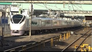 柏駅をほぼ同時に出発する上野東京ライン常磐線特急ときわE657系の上下線
