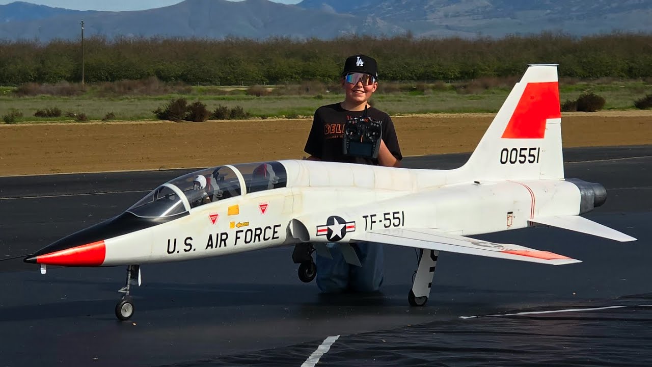 T-38 TALON-FLYING WITH BENTLEY - YouTube