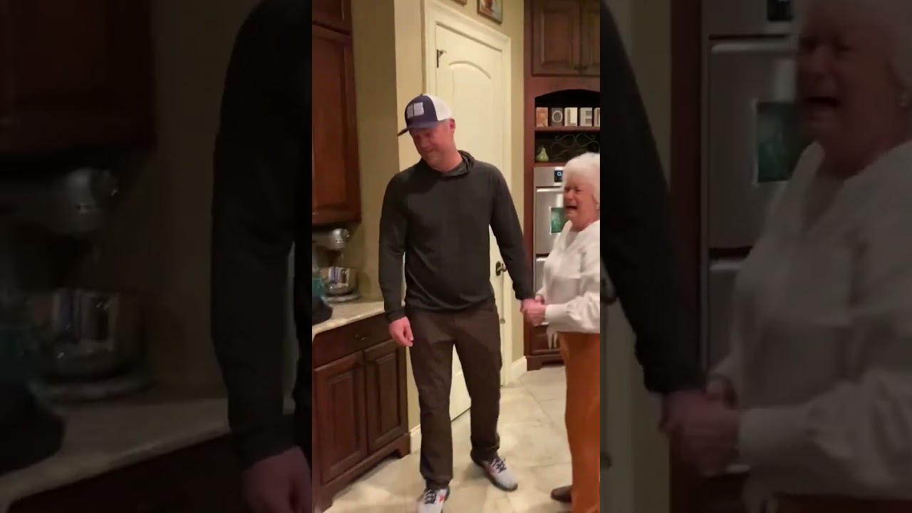 The moment Scott Rolen told his parents he’s been elected to the Hall of Fame 🥺💙