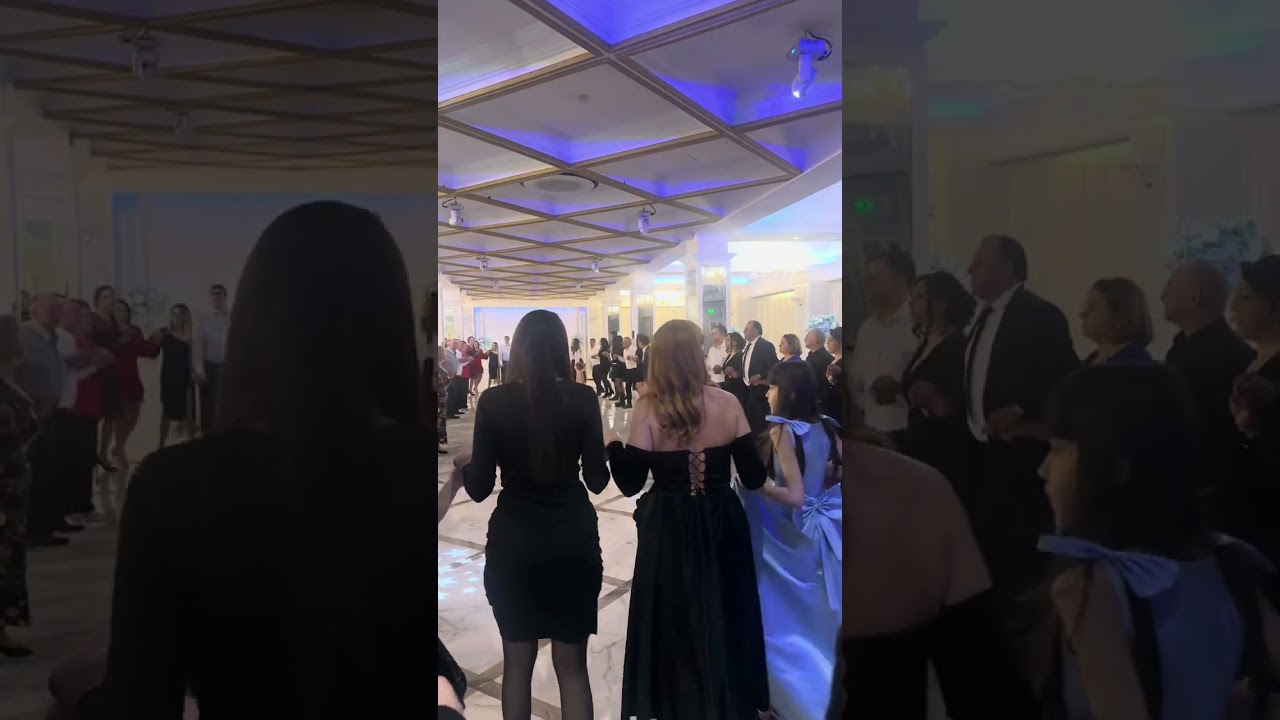 Un colaj de hore ca la Moldova de la un eveniment foarte frumos cu (FORMAȚIA GENIALII DIN ADJUD)