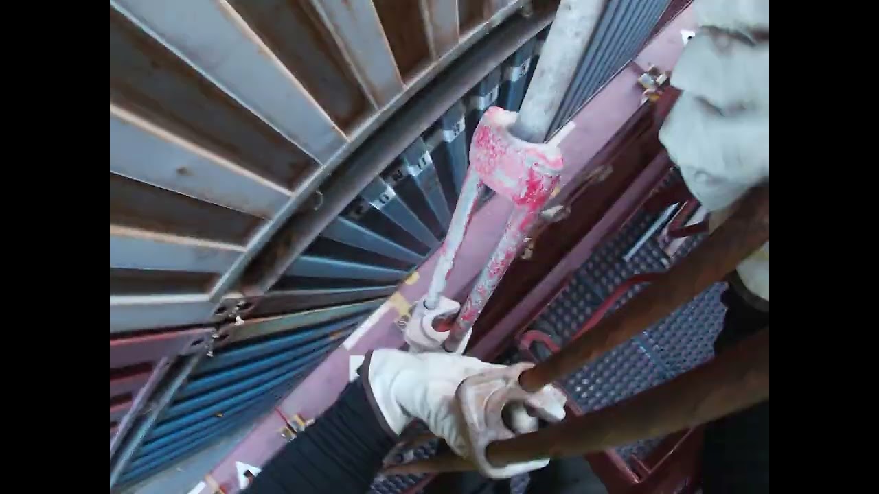 MAERSK BOSTON LASHING CONTAINERS PORT OF SEATTLE PART 2