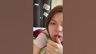 Tiduran Sambil Pantat Nya Bergoyang