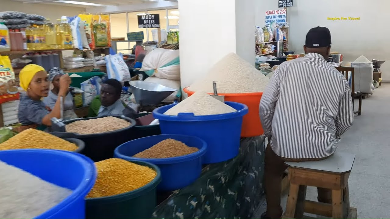 I Can't Believe How Nice Tanzanian Locals Are At The Market !🇹🇿