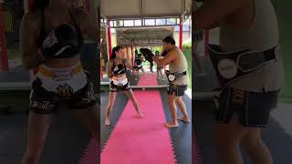 How Is My Aim? #Thaiboxing #Training