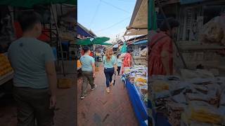 Irvine &amp; Ivern #walkthrough #LuangPrabang #night #market 🛍🇱🇦 #Laos 😁