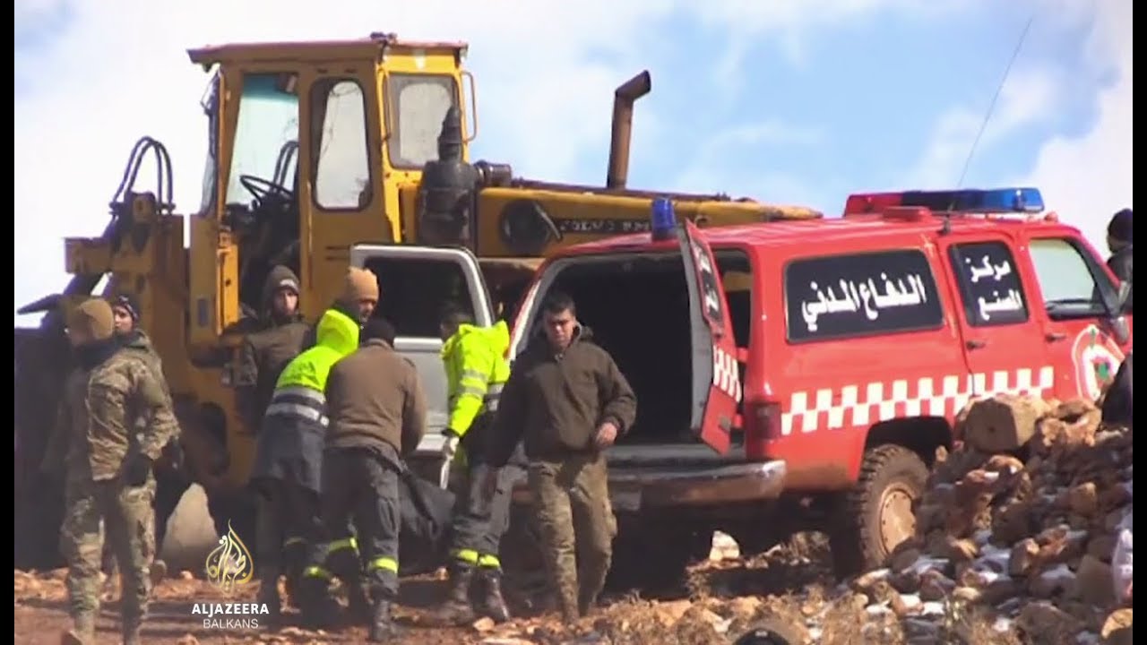 مقتل 17 لاجئاً في عاصفة ثلجية