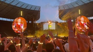 Coldplay - Yellow - (Live at Berlin 2022) 4K