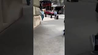 Man Steals Beer & Runs from Cops / FIDI Manhattan NYC