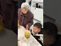 Grandma’s trick is really great! he still thought that what his grandma gave him was instant noodles