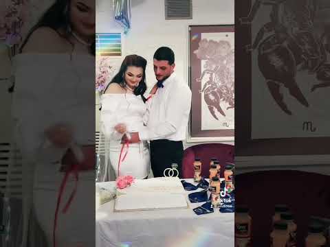 أنا الملكة عنابية والسعودي