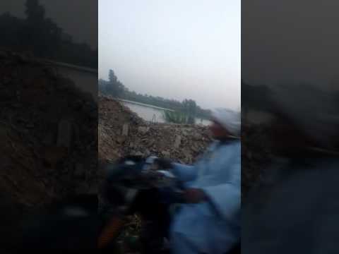 سيارة كسح مجاري تلقي مياه الصرف في نهر النيل هيثم سمسم