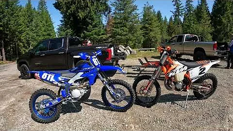 Should I buy a 2-stroke or 4-stroke for riding in the woods. 2022 KTM 250XC vs 2023 YZ250FX