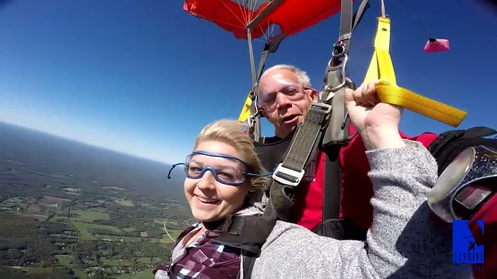Kristine Blanchard - Skydive Pepperell - www.skyju...