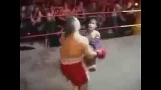 2 Crazy Boxing Midgets Fight In Thailand Till Death no ebola