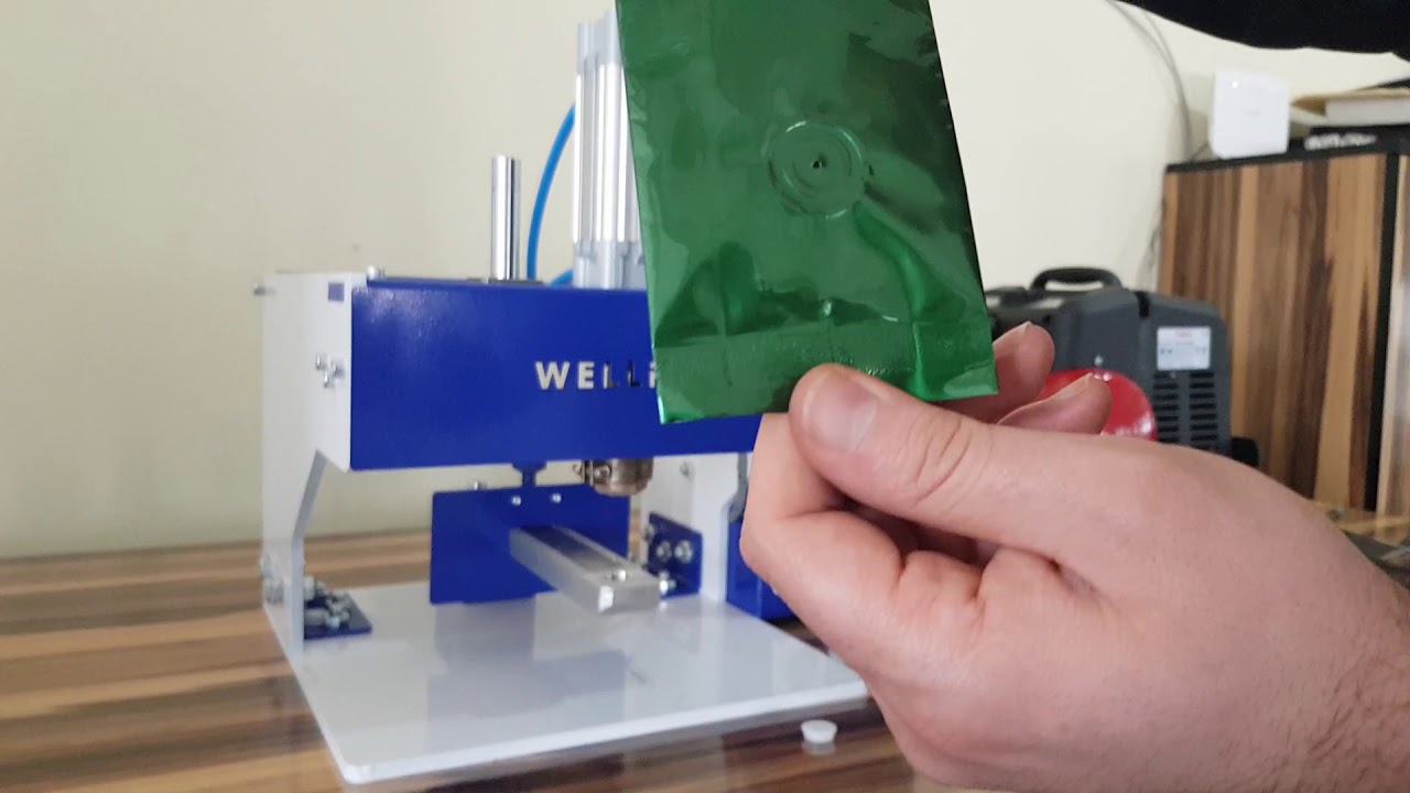 Wellplast Valve Applicator Valf montaj makinası Kahve valfi montaj