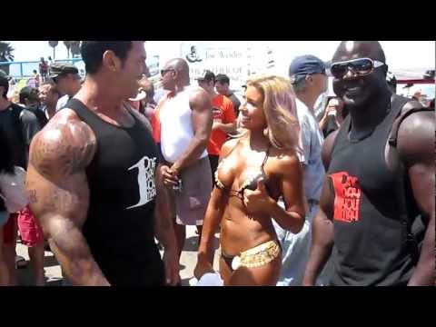 Hot blonde bikini girl at Venice beach bikini contest