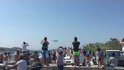 Skiathos Airport - Aborted Landing - Thomson Airways Boeing 757-28A (G-OOBF)