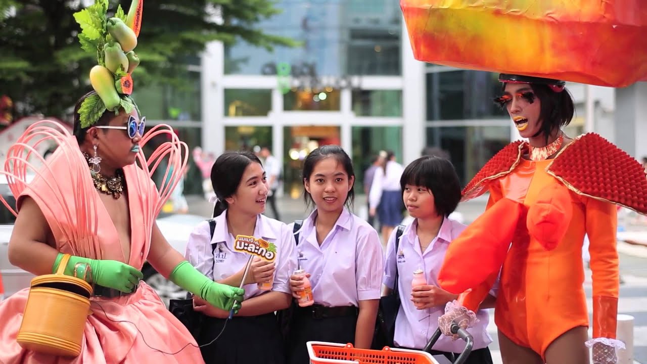 แม่บ้านมีหนวด ท้าดูดมาดามมดกลางสยาม