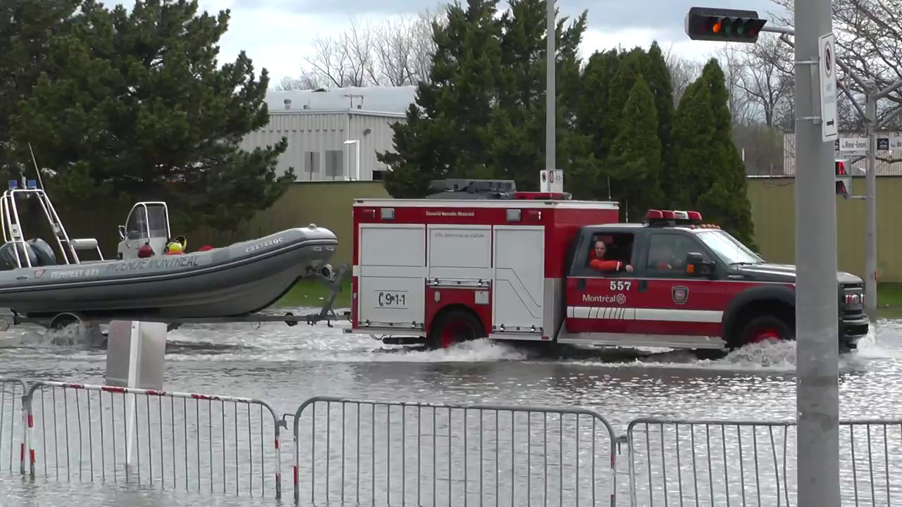Pierrefonds Flood René Emard Pierrefonds Blvd May 6 / Innondation René