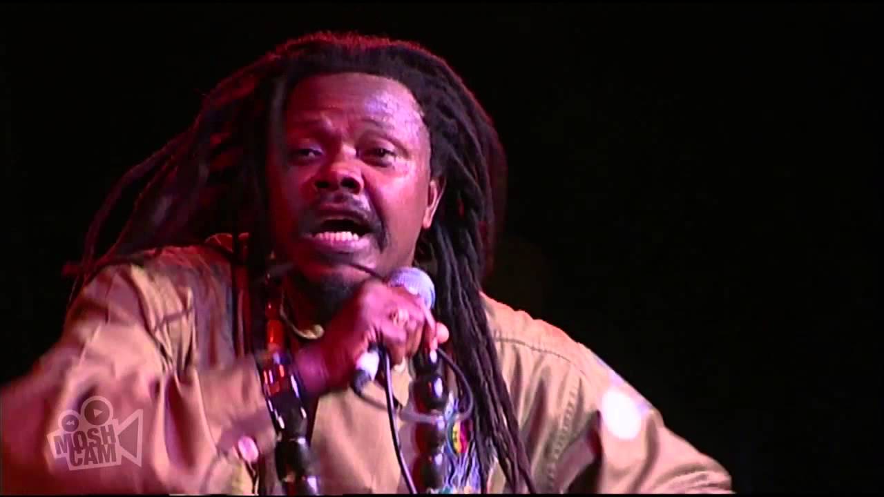ルチアーノ JAH LIVE 他3枚同じオケ Luciano - Jah Live (Live in Sydney) | Moshcam - YouTube