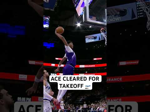 Ace Bailey jumps from narnia for this dunk 😳