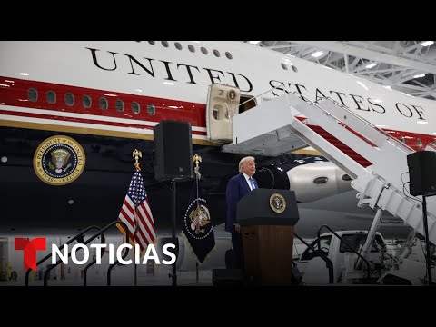 Video Trump presenta el nuevo Air Force One junto a miembros de la Fuerza Aérea