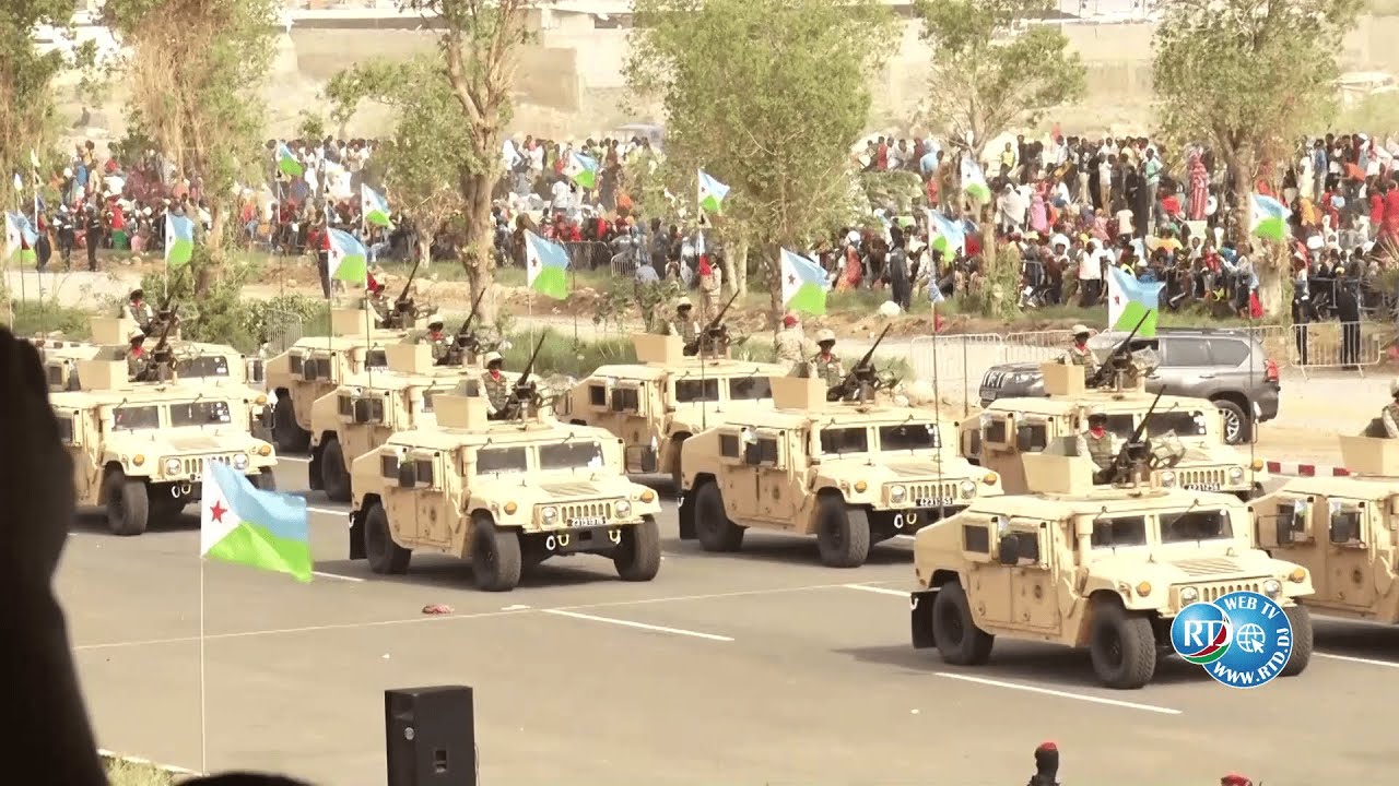 Défilé des troupes motorisées pour le 47ème anniversaire de l'indépendance.