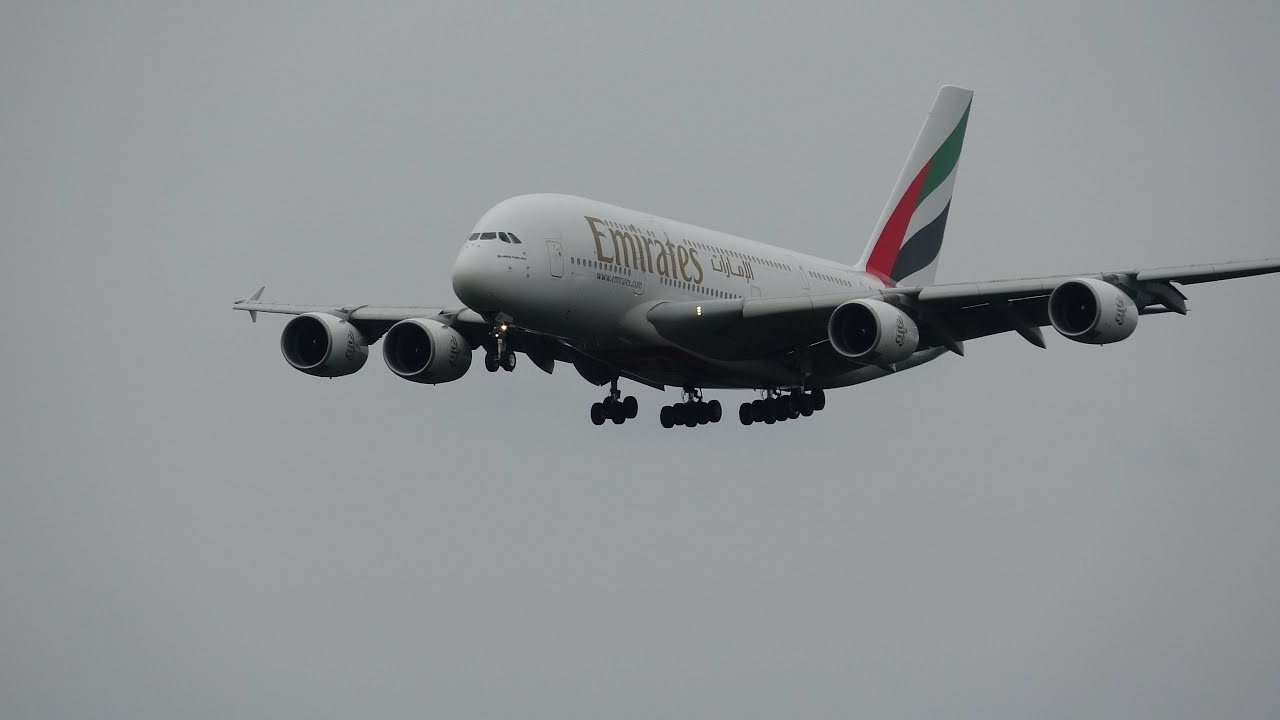 Spektakuläre Landung: A380-Piloten für Manöver in Sturm Dennis gefeiert -Video