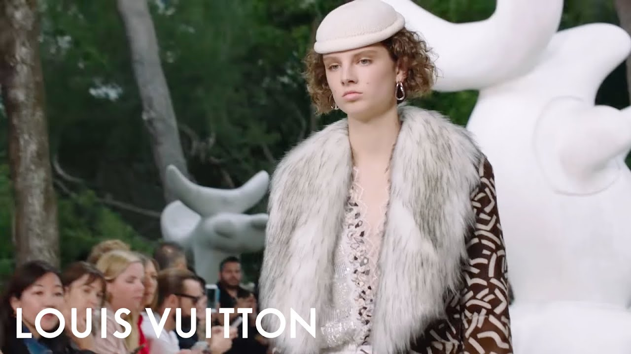 Watch the Louis Vuitton Cruise 2019 Collection live from Kyoto Watch the Louis Vuitton Cruise 2019 Collection live from Kyoto