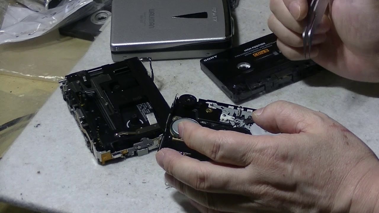 【レストアベース】SONY ウォークマン WH-FS1 カセット不可 Repair] SONY Cassette Walkman Rubber Belt Replacement