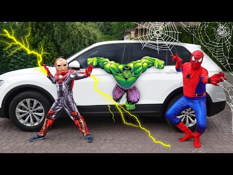 Видео: Илья и Картонка играют в супергероев | Подборка видео для детей