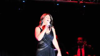 Sibel Can Dünya Dönüyor-Mavi Mavi Bgm Konser 28.11.2015