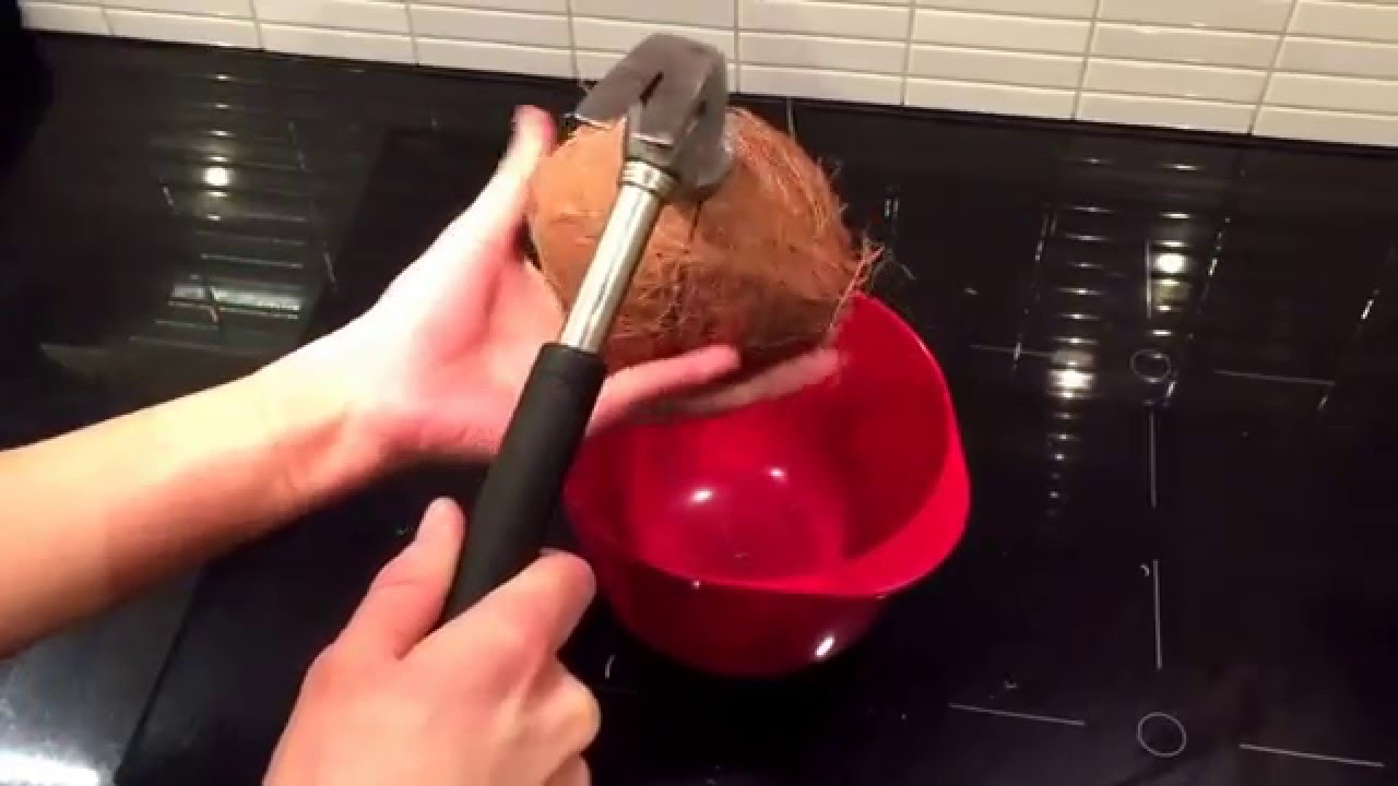 öppna en kokosnöt